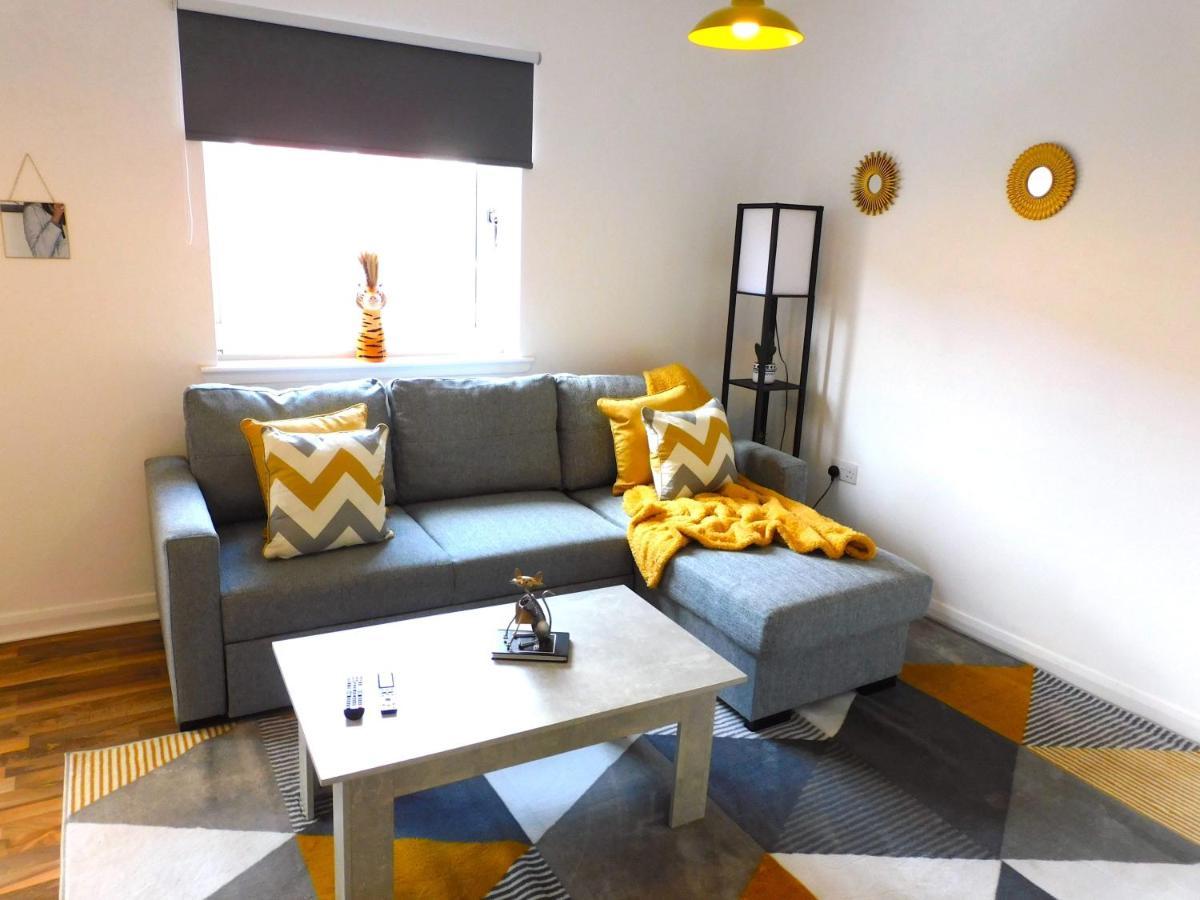 Newly Refurbished 1 Bed Apt In Hamilton Close To Station And Local Amenities Bagian luar foto