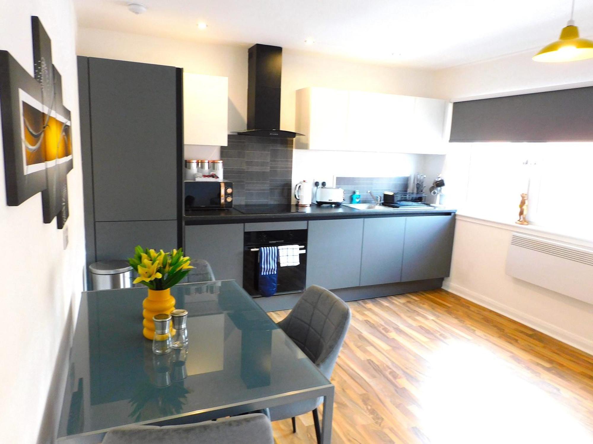 Newly Refurbished 1 Bed Apt In Hamilton Close To Station And Local Amenities Bagian luar foto